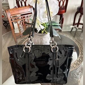 🖤🖤COACH EAST WEST GALLERY BLACK PATENT LEATHER TOTE BAG!🖤🖤